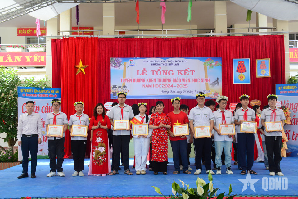 Trường Trung học cơ sở Him Lam (Điện Biên): Khen thưởng học sinh năm học 2024-2025